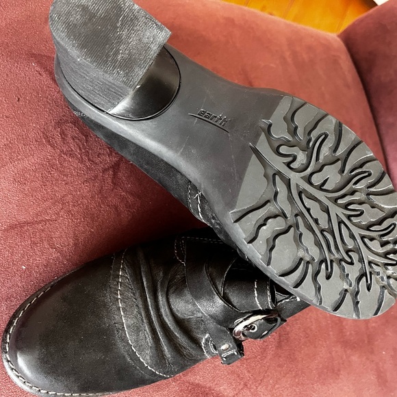 Black Suede and Leather Booties Silver Buckle Size 38 (8) - Picture 8 of 9